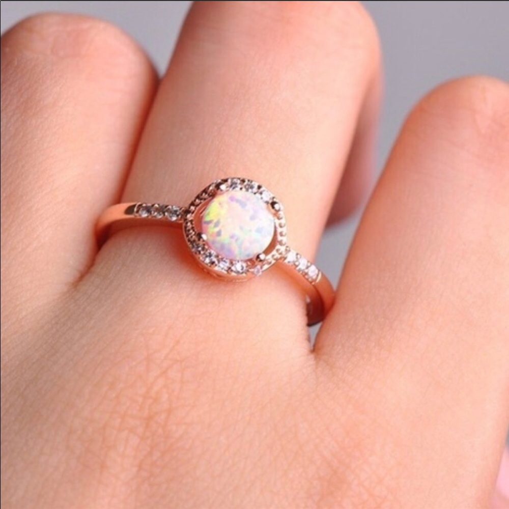 STUNNING dainty round cut rose gold fire opal ring - Picture 3 of 5
